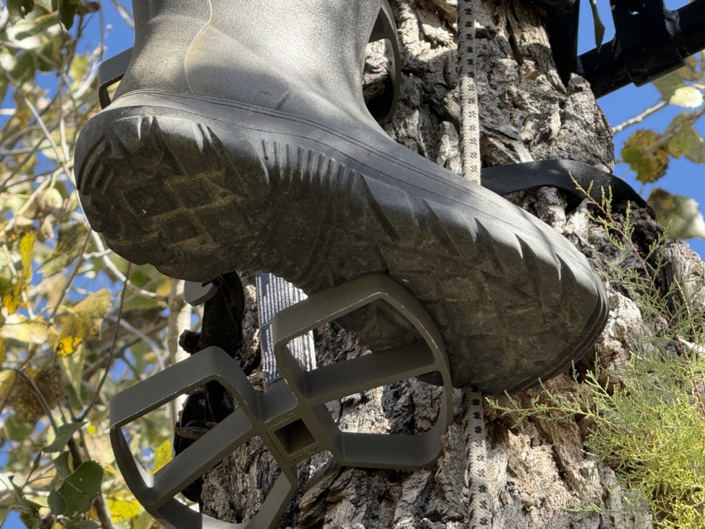Dryshod Evalusion Max Gusset Boots: Cold Weather Comfort & Durability